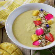 protein-enriched-pina-colada-smoothie-bowl