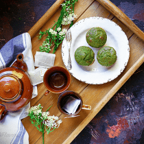 Eggless Spinach Muffins - Kid-friendly Breakfast Recipe