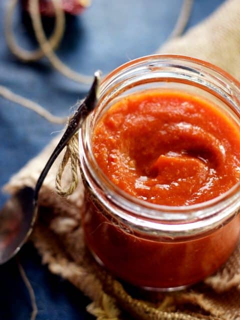 momos chutney spicy chilly tomato chutney recipe street food indian street food spicy momos spicy momos chutney recipe #pinterest #momoschutney #momos #vegetariandumpling