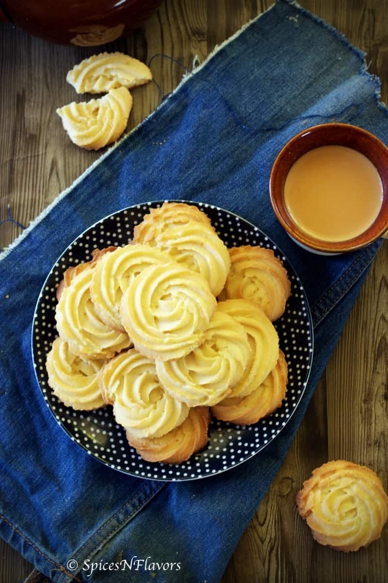 Piped Butter Cookies/Biscuits