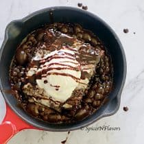 sizzling brownie without sizzling plate, how to make sizzling brownie at home, best brownie recipe, #sizzlingbrownie #brownie #chocolatebrownie #chocolate #desserts #christmas