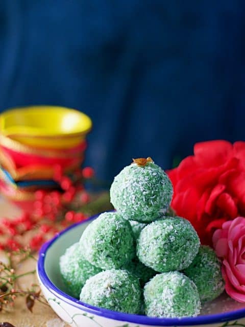 Paan Coconut Laddu, paan laddu, paan laddo, paan coconut laddo, instant laddu, instant laddo, instant coconut laddu, no cook laddu, easy laddu, easy indian sweet, no cook instant laddu, no cook instant paan coconut laddu, how to make laddu at home,