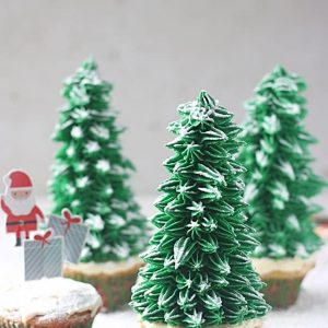 straight view of christmas tree cupcakes