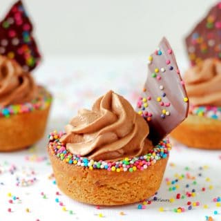 cover image of eggless chocolate chip cookie cups post