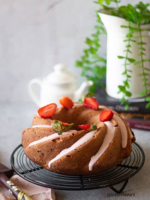 strawberry pound cake placed on a wire rack