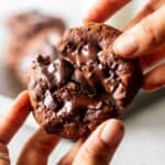 close up image of espresso chocolate cookies to fit the recipe card