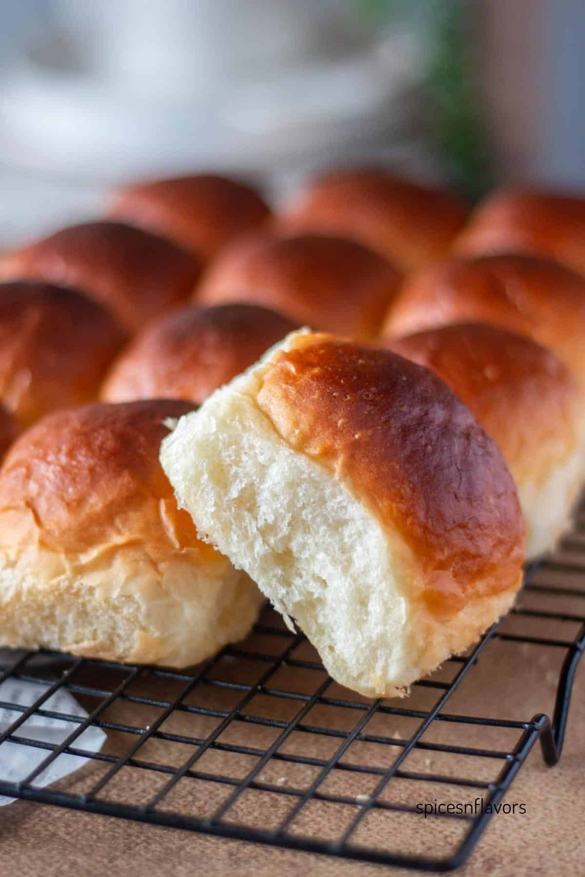 side view of the bread dinner roll placed on wire rack