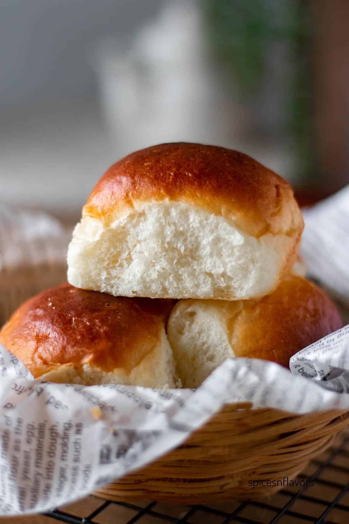 stacked dinner rolls 